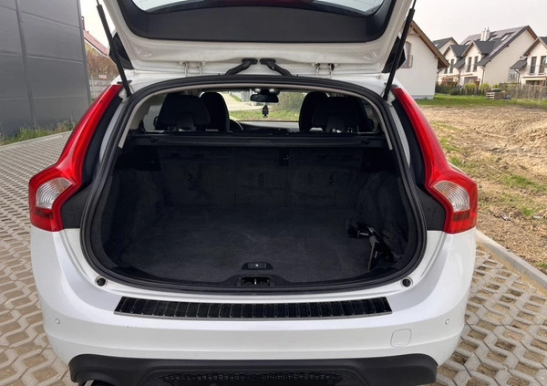 Volvo V60 cena 39900 przebieg: 235000, rok produkcji 2014 z Gdańsk małe 46